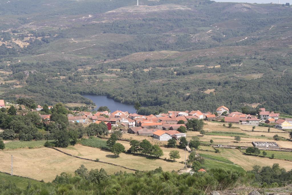 Casa Entre-Palheiros E Casa Do Canastro مونتاليغري المظهر الخارجي الصورة